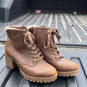 Brown winter boots